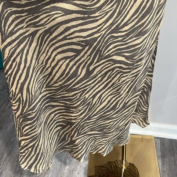 ASTR NEOT Flutter Sleeve Open Back Midi Dress Zebra - S ($99) - Picture 3 of 8